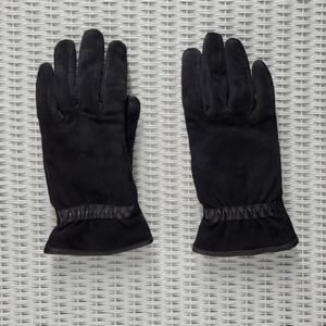 Isotoner Black Insulated Gloves with Textured Wristband
